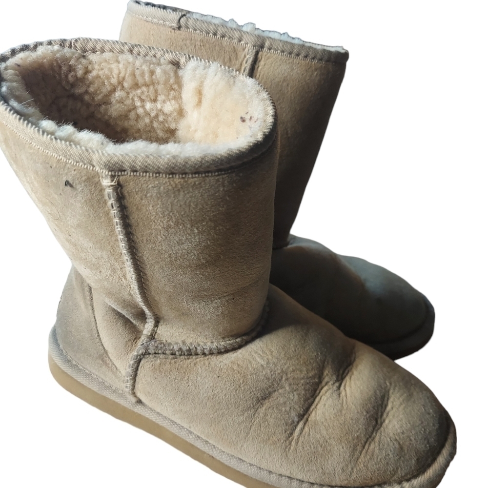 6 UGG‎ tan boots - Picture 3 of 8